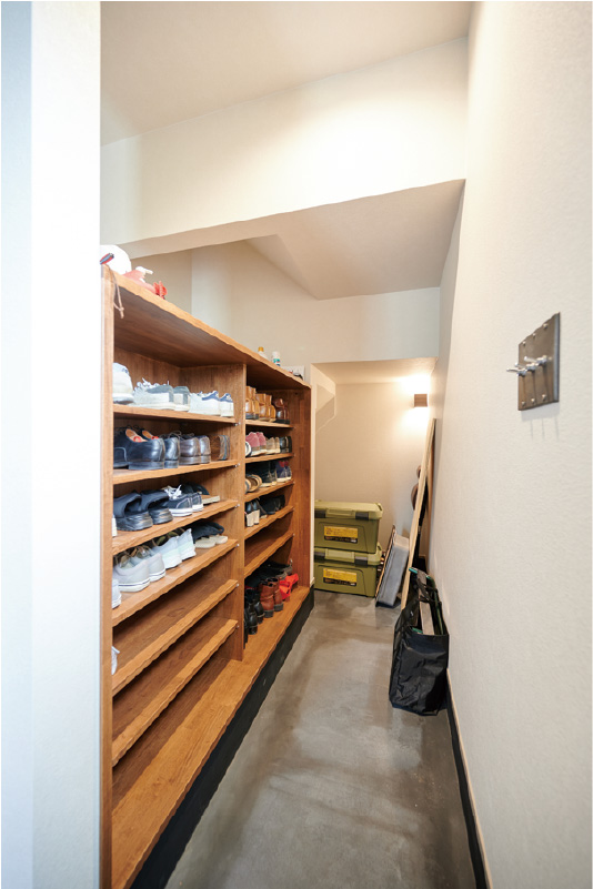 玄関の土間収納